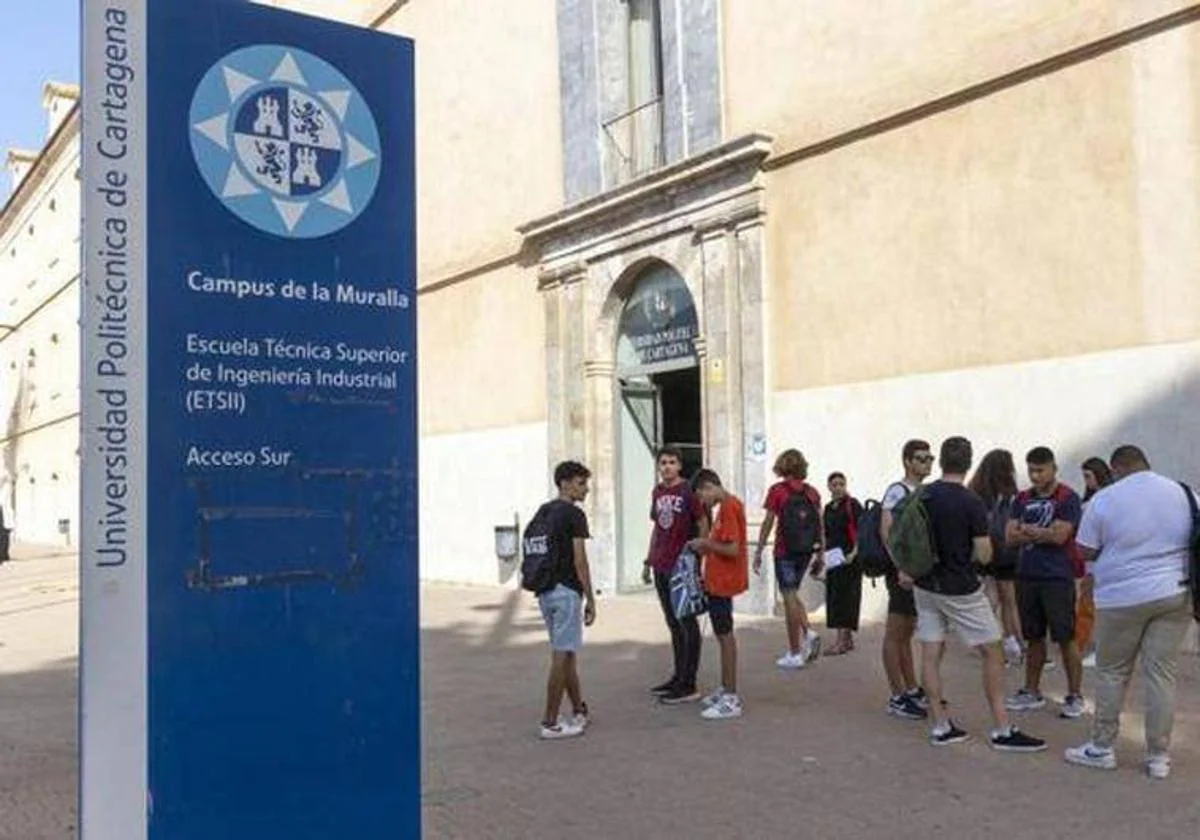 Los Graduados En Ingeniería, Arquitectura Y Empresa Son Los Que Mayor ...